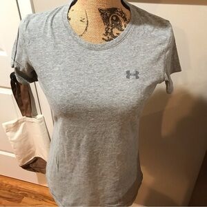 👟UNDER ARMOUR Tee